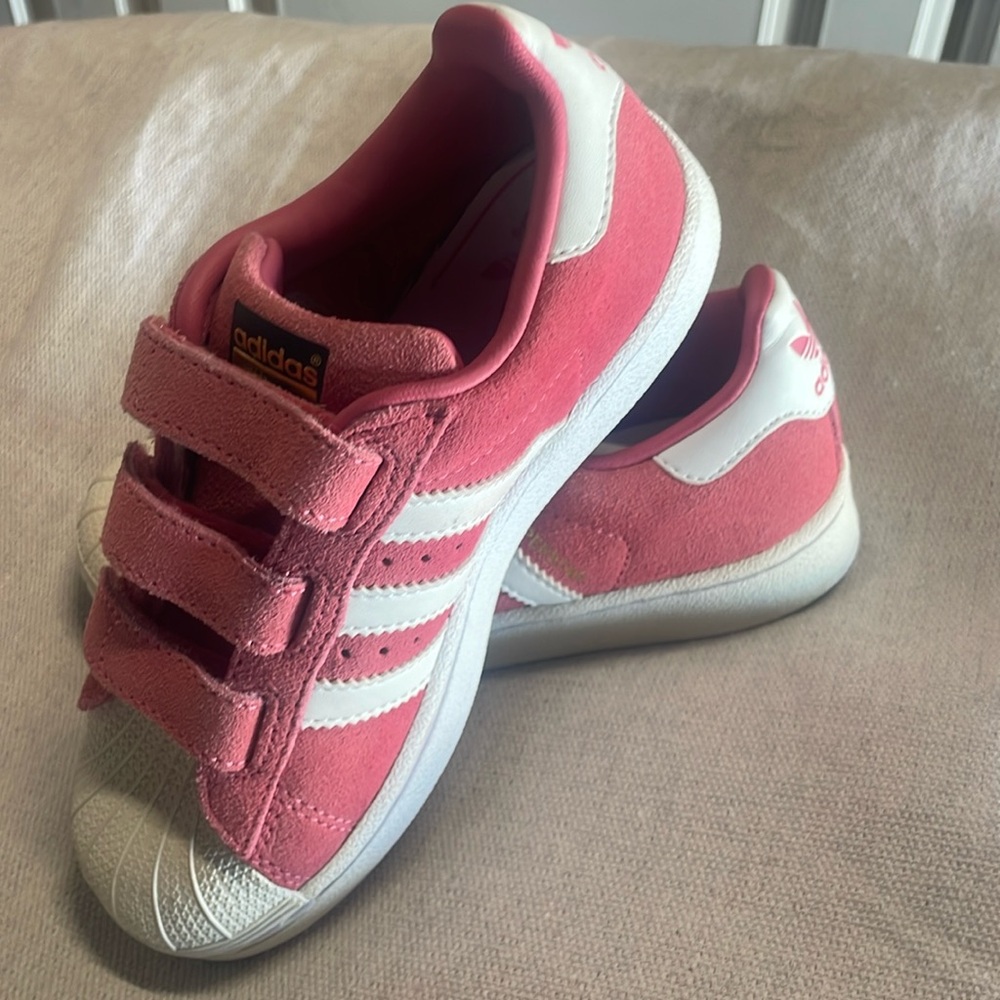 ADIDAS (Gold Label) LA MARQUE Superstar sneakers ~ Ortholite’s NWOT